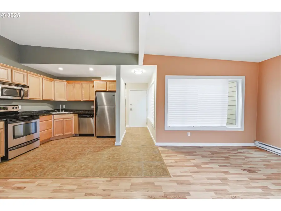 6220 SW Capitol Hwy #8, Portland, OR 97239 - Image #3