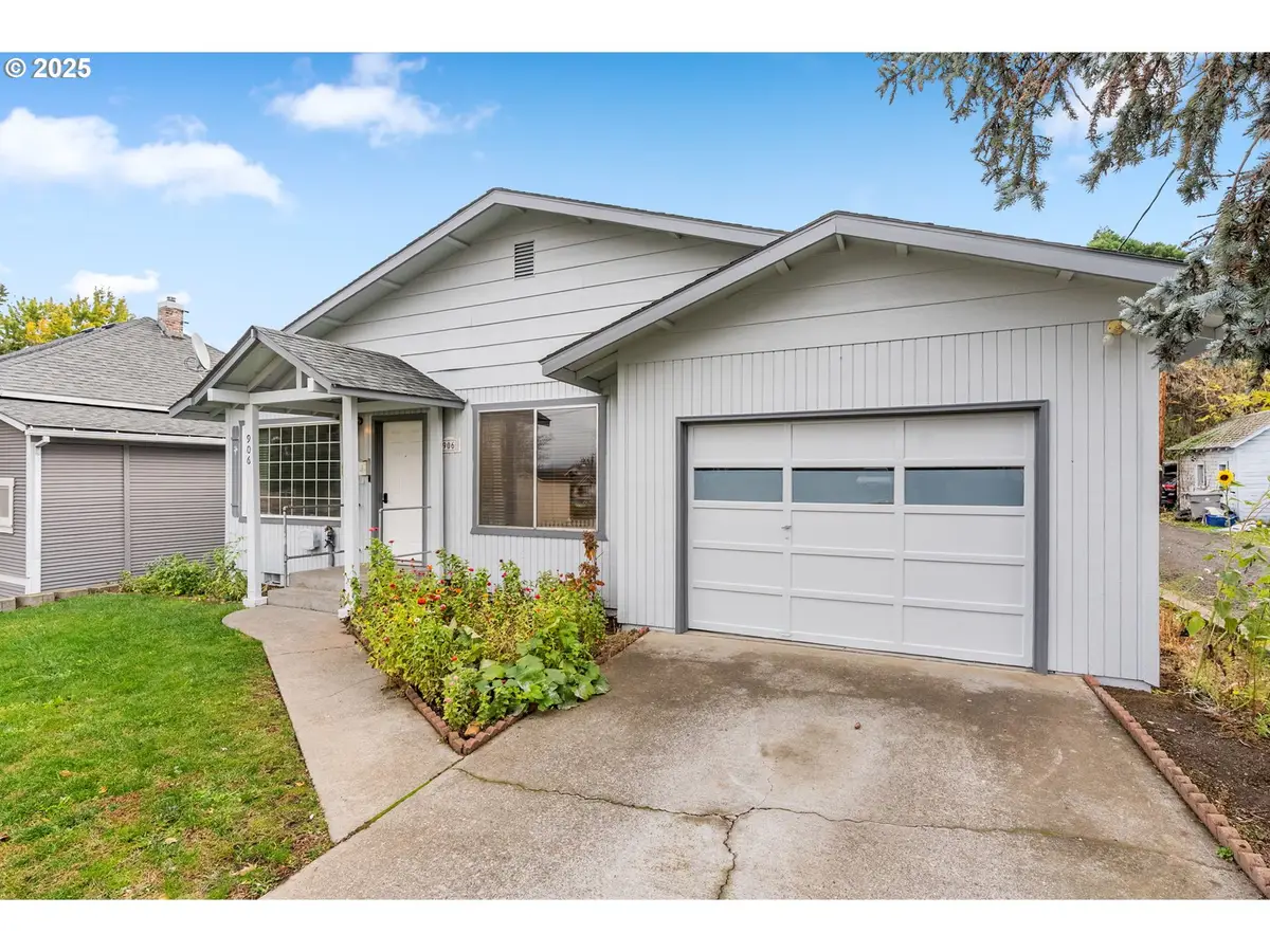 906 Garrison St, The Dalles, OR 97058 - Image #1