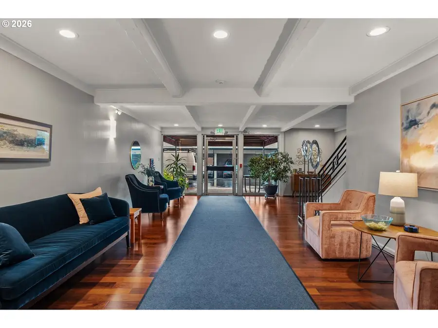 4460 SW Scholls Ferry Rd #8, Portland, OR 97225 - #2