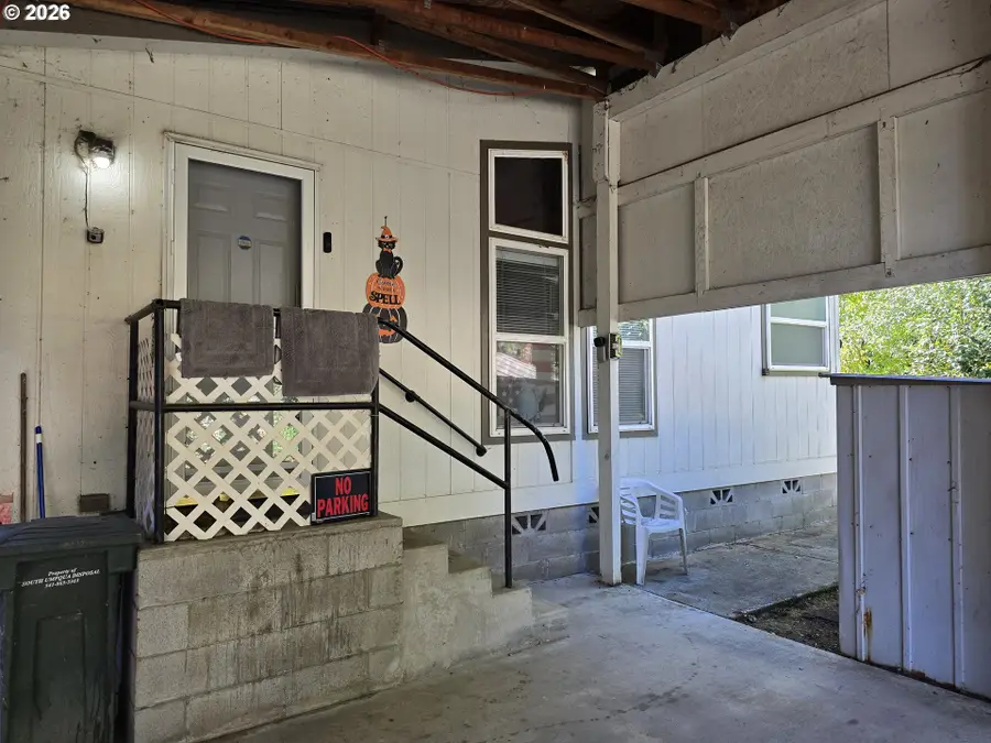 784 NE Short St, Myrtle Creek, OR 97457 - #2