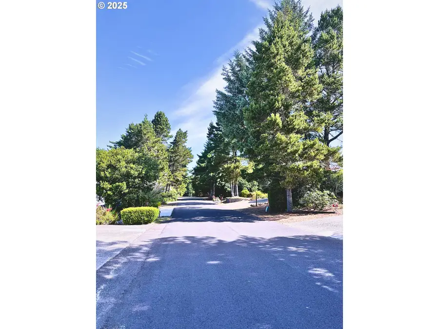 1600 Rhododendron Dr #218, Florence, OR 97439 - Image #3