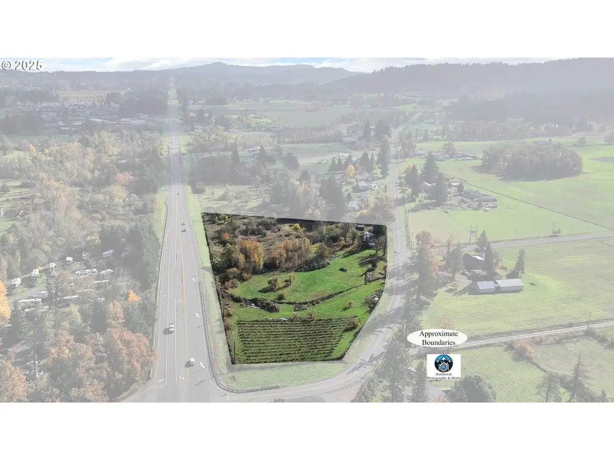 34259 Matthews Rd, Eugene, OR 97405 - Image #1