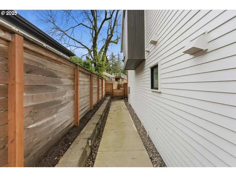 3590 SW Patton Rd #C, Portland, OR 97221 - Image #3