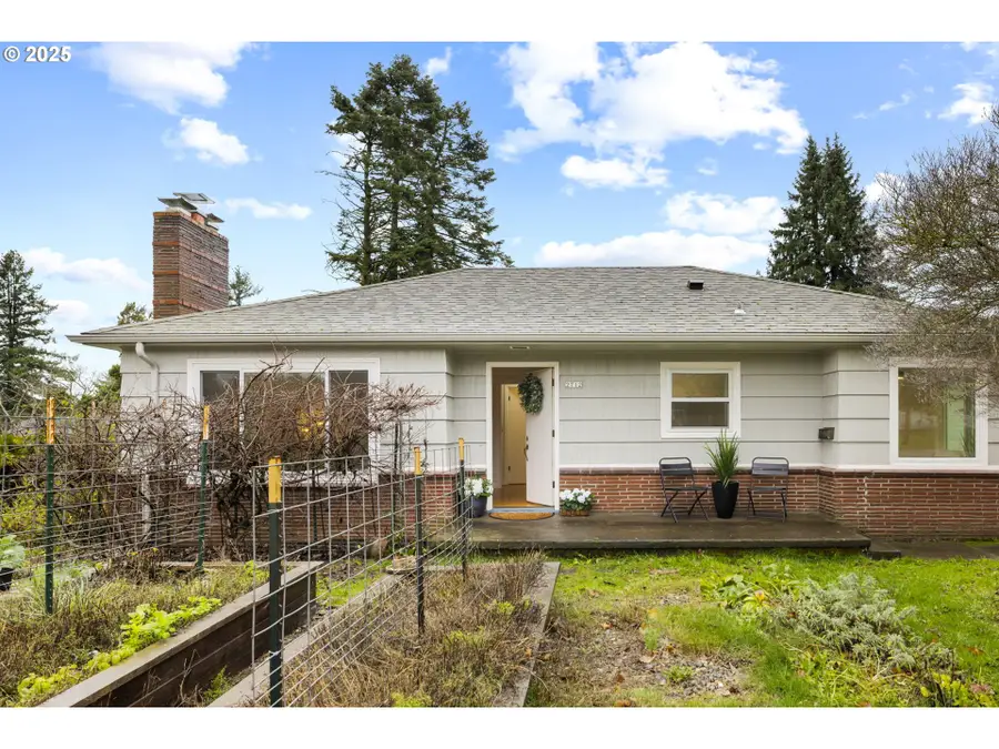 2712 NE 111th Dr, Portland, OR 97220 - Image #2