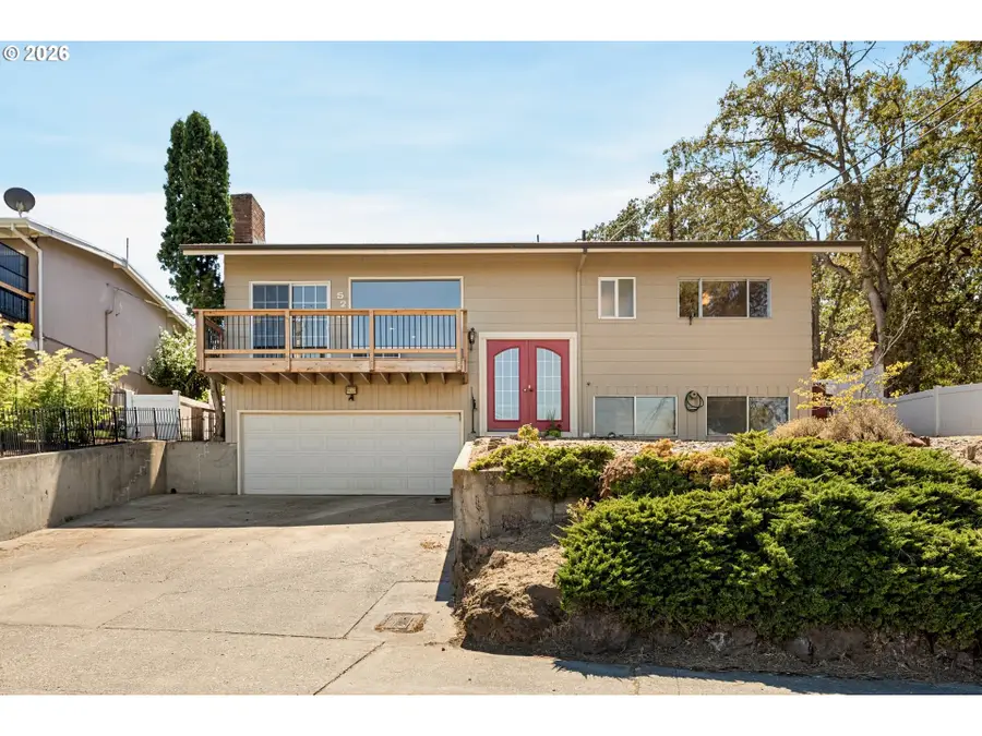 526 E Scenic Dr, The Dalles, OR 97058 - #2