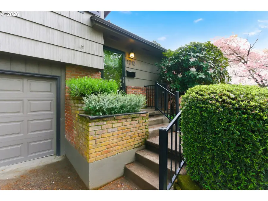1212 SW Chestnut Dr, Portland, OR 97219 - #2