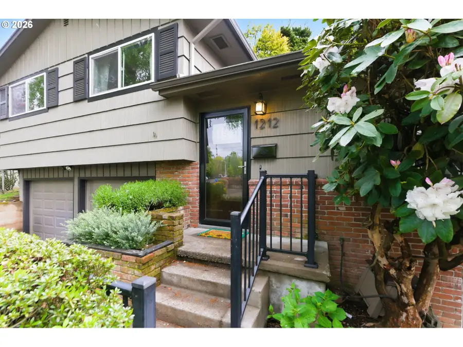 1212 SW Chestnut Dr, Portland, OR 97219 - #3