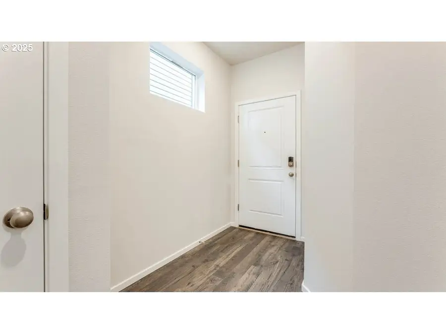 2844 Pierce Pkwy, Springfield, OR 97477 - Image #2