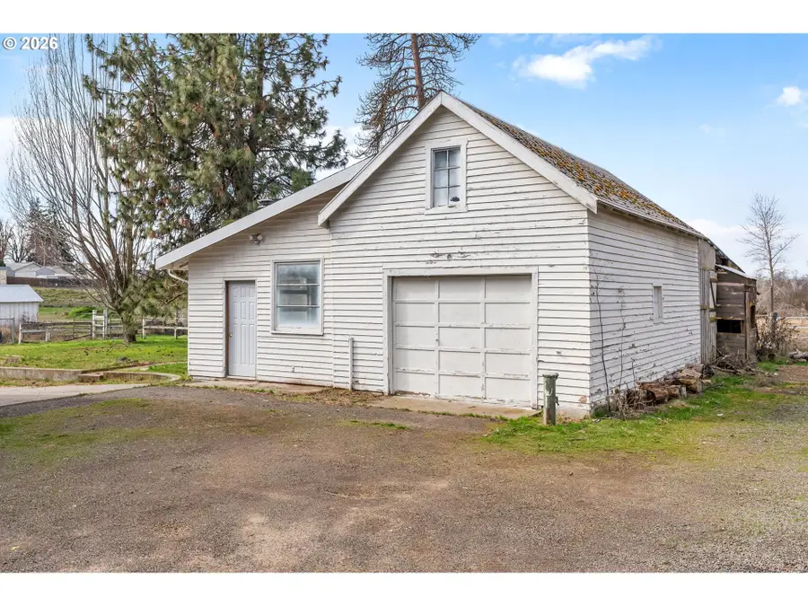 421 N Columbus Ave, Goldendale, WA 98620 - #2