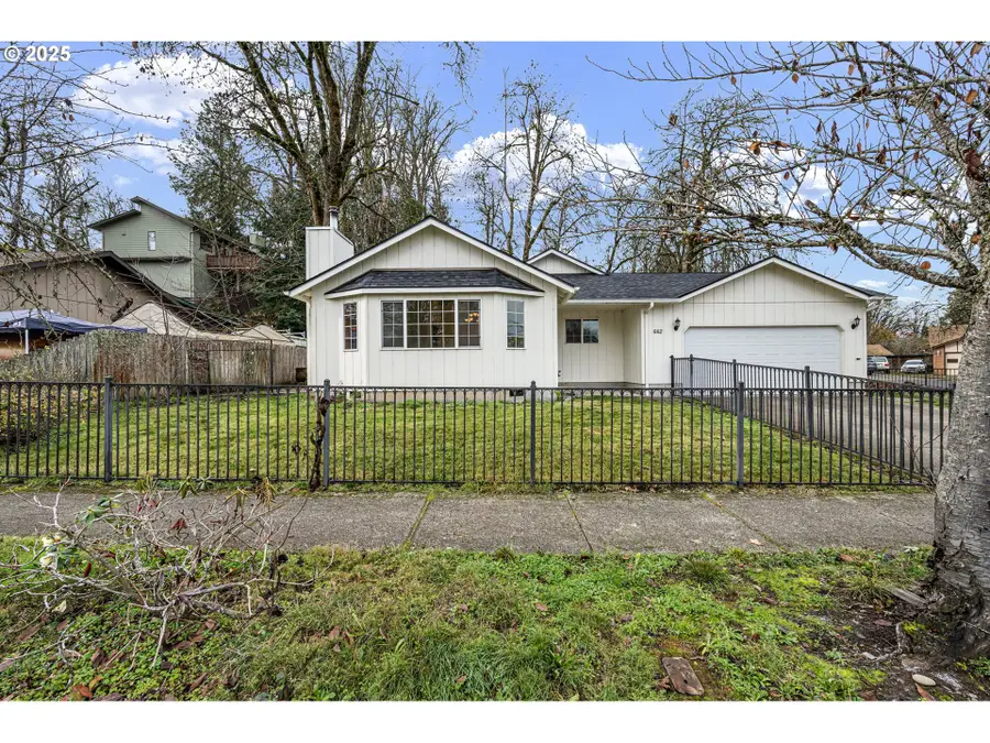 662 S 44th St, Springfield, OR 97478 - Image #3