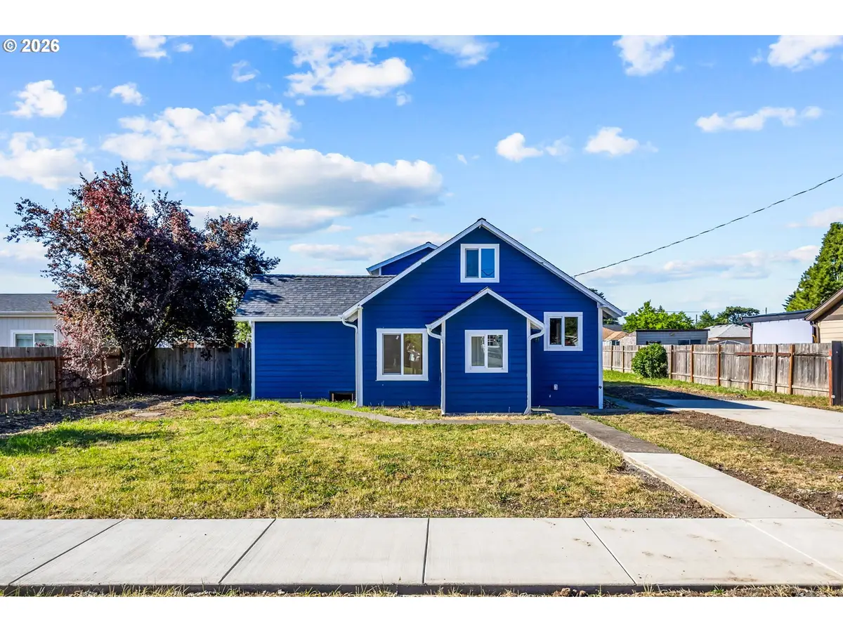 805 W Sherman St, Lebanon, OR 97355 - #1