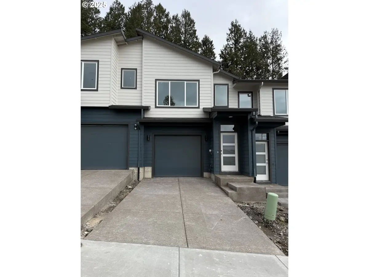 256 NW Mawrcrest Ave, Gresham, OR 97030 - Image #1