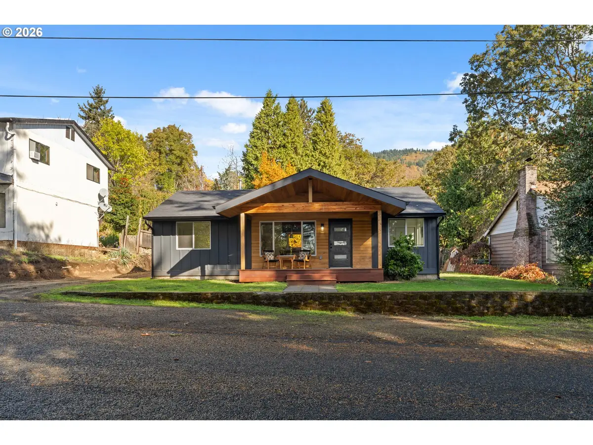 646 SE Oak St, White Salmon, WA 98672 - #1