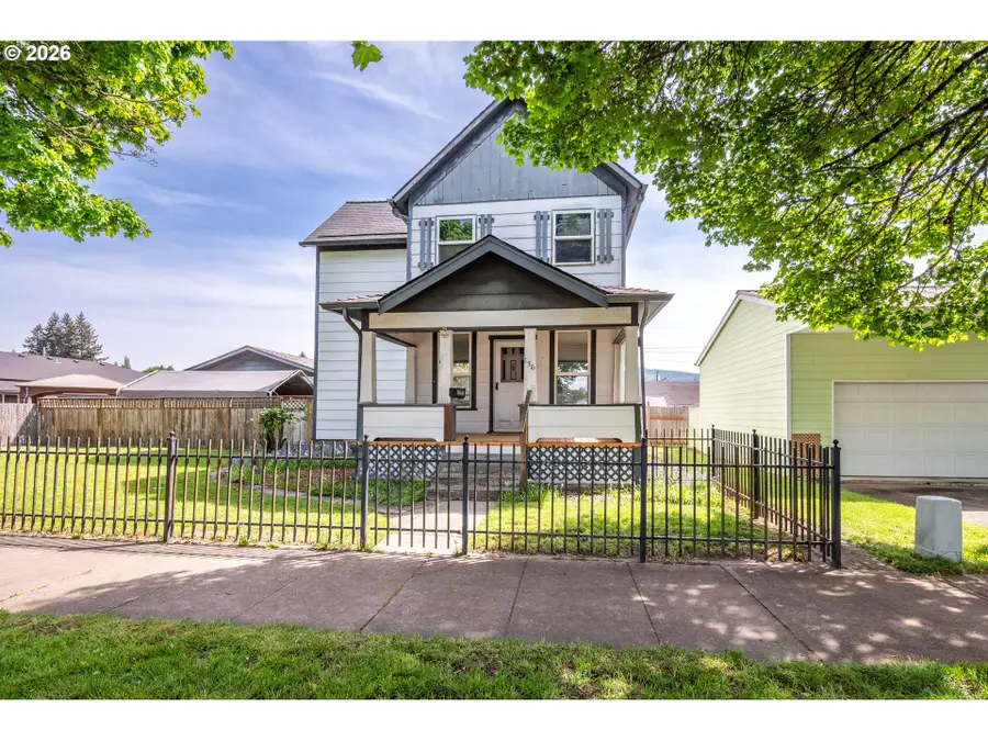 136 SW 3rd Ave, Castle Rock, WA 98611 - #2