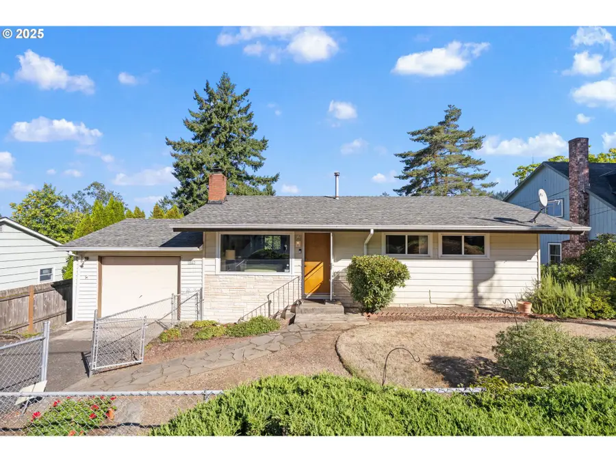 3027 SW Illinois St, Portland, OR 97239 - #2