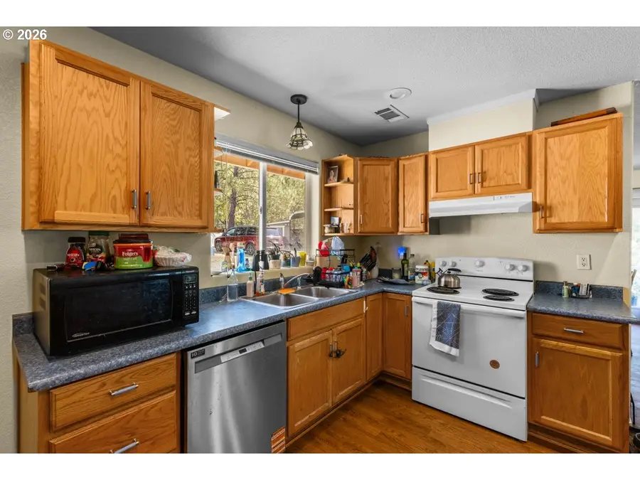 897 Savage Creek Rd, Grants Pass, OR 97527 - #3