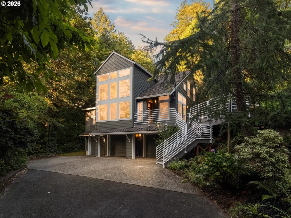 5825 SW Sheridan Ct, Portland, OR 97221 - #1