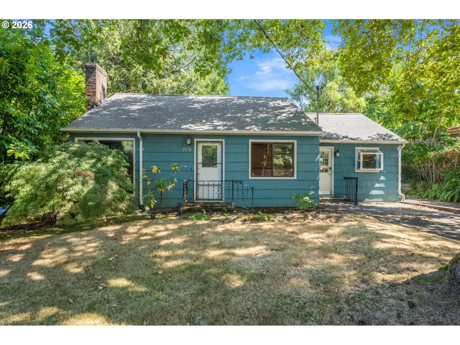 7526 SW Capitol Hill Rd, Portland, OR 97219 - #2