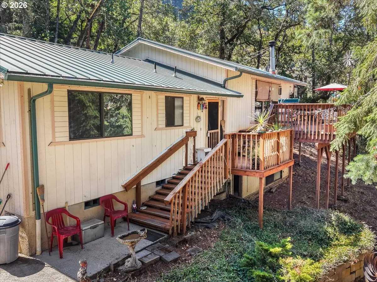 715 Jodee St, Tri City, OR 97457 - #1