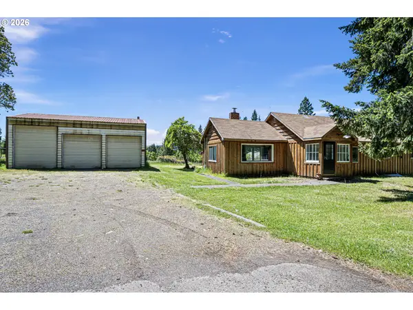 77521 Brock Rd, Oakridge, OR 97463