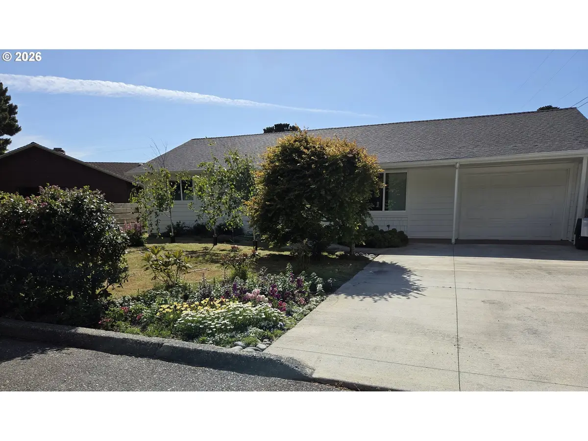 30404 Hillside Ter, Wedderburn, OR 97444 - #1