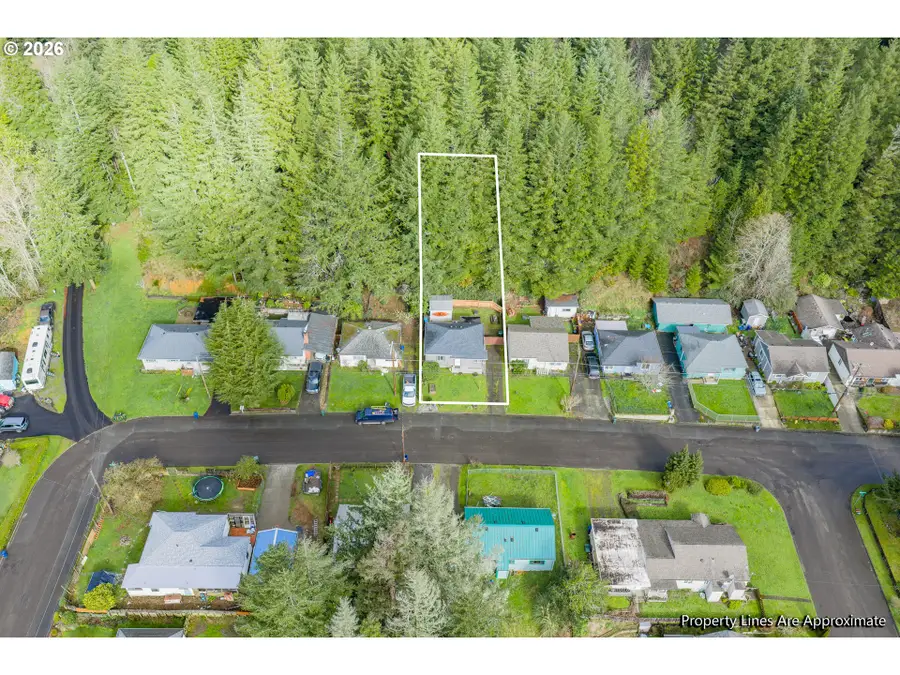 950 W 17th St, Coquille, OR 97423 - #3