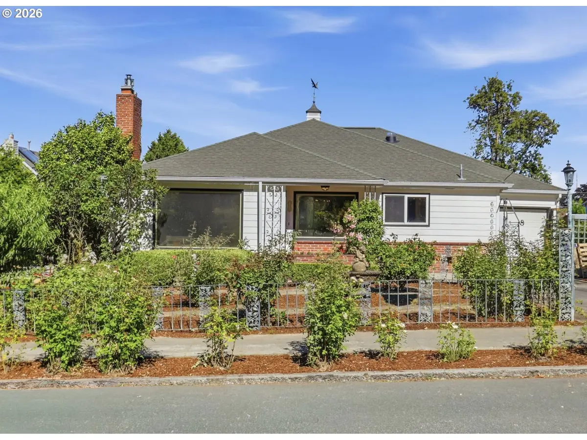 6010 S Corbett Ave, Portland, OR 97239 - #1