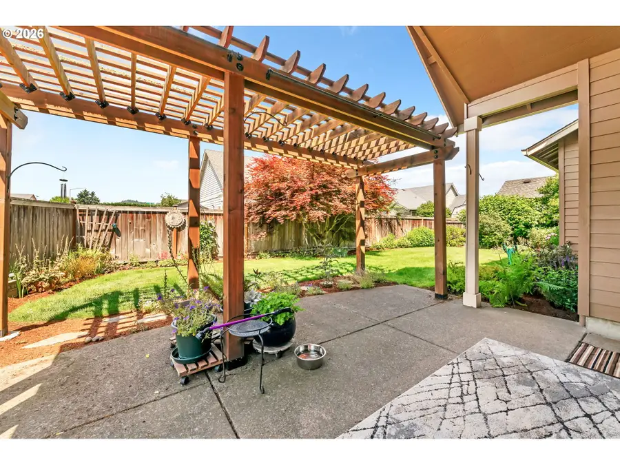1198 S 41st Pl, Springfield, OR 97478 - #2