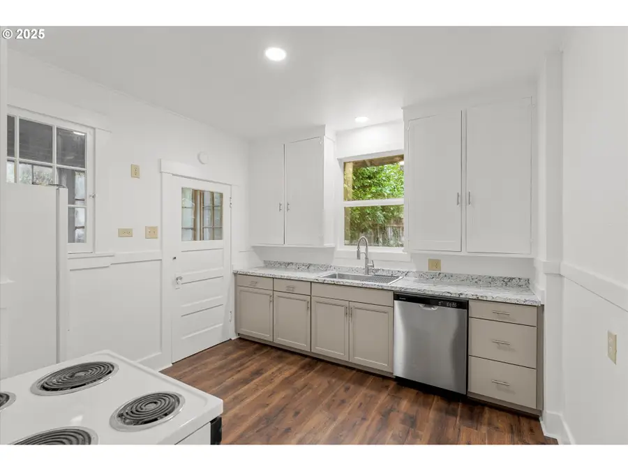 21835 Willamette Dr, West Linn, OR 97068 - Image #3