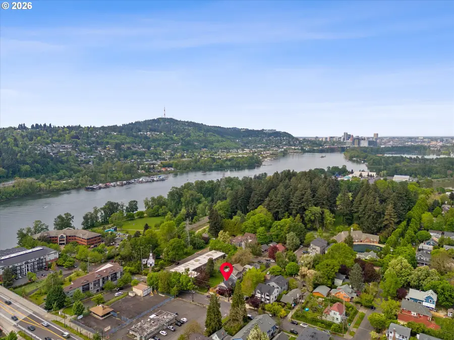537 SE Spokane St, Portland, OR 97202 - #2