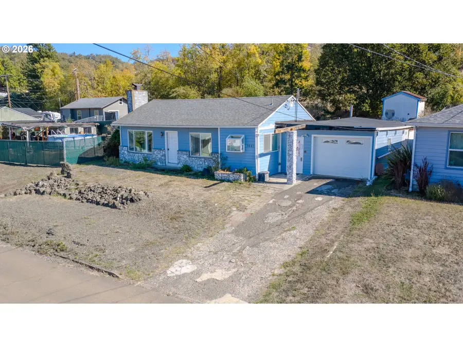 1661 NE Winter St, Roseburg, OR 97470 - #2