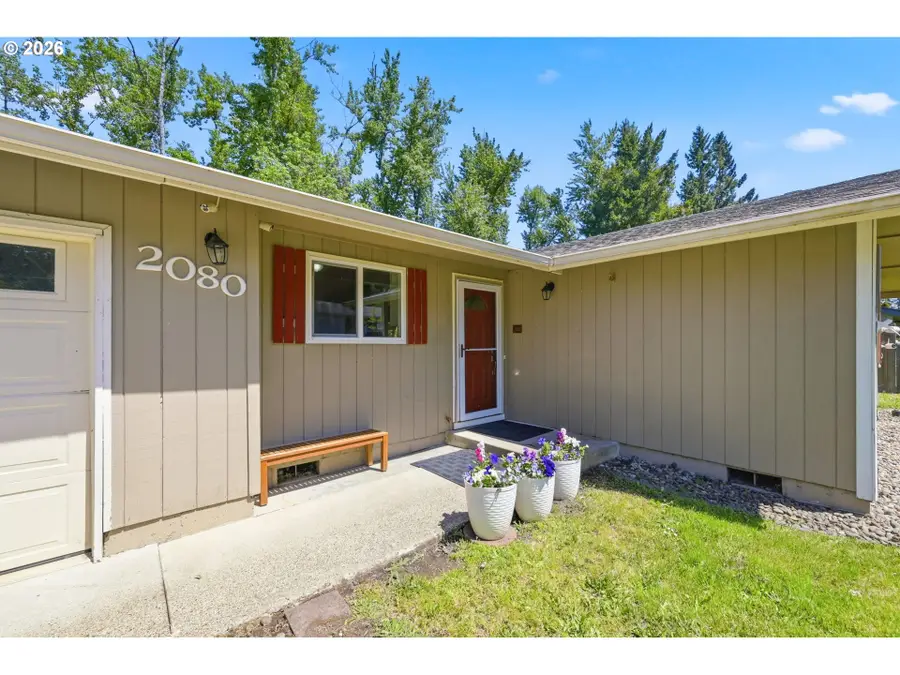2080 W Harrison Ave, Cottage Grove, OR 97424 - #3