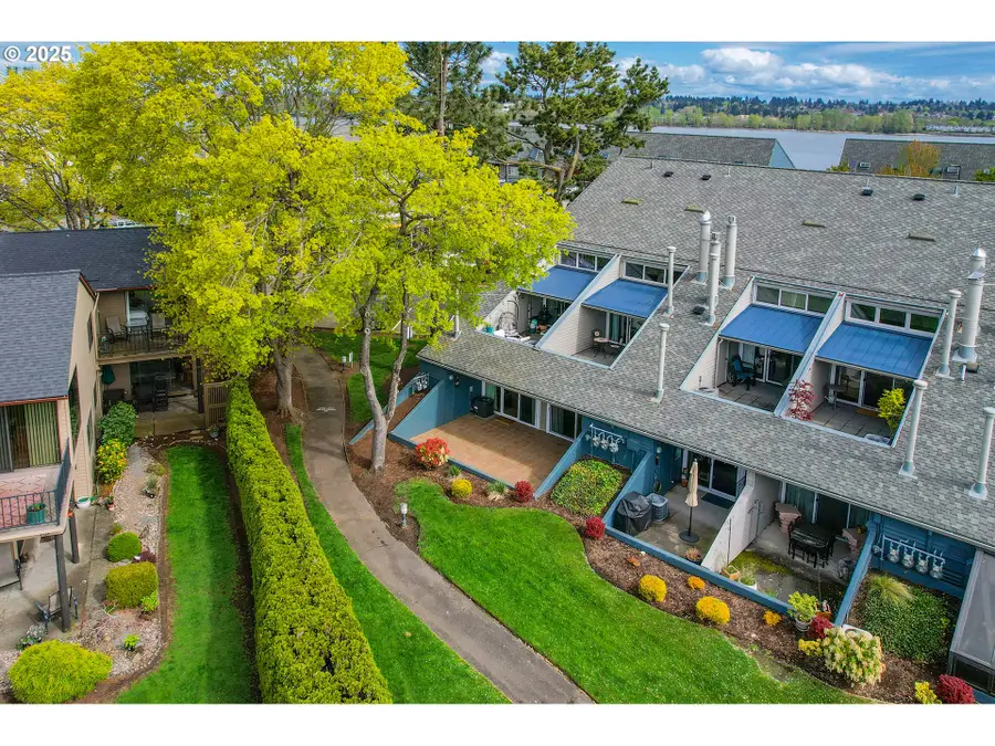 198 N Hayden Bay Dr, Portland, OR 97217 - #2