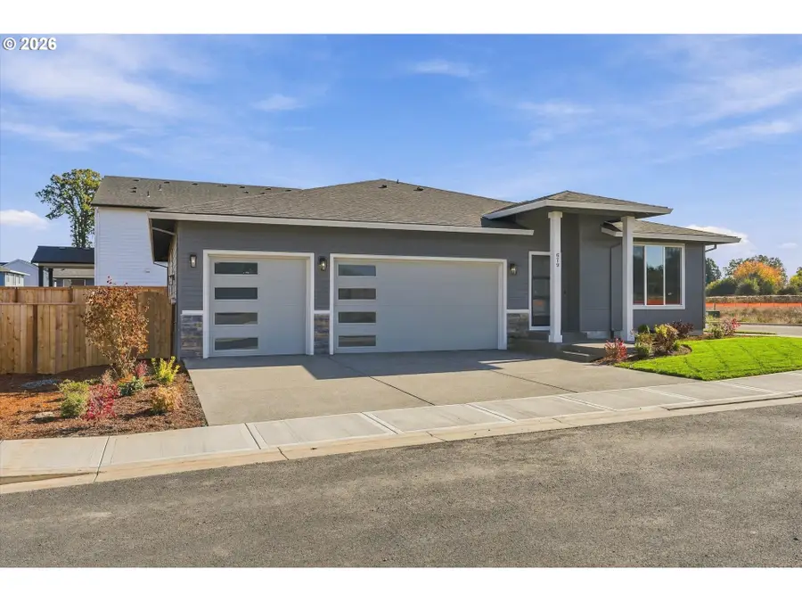 679 S 5th St, Carlton, OR 97111 - #3