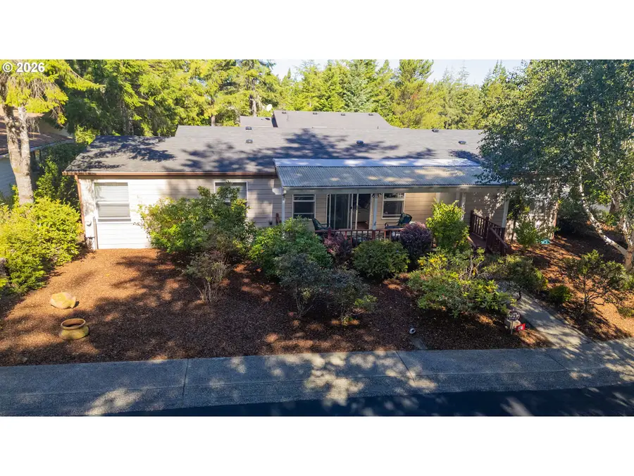 327 Southridge Dr, Florence, OR 97439 - #2