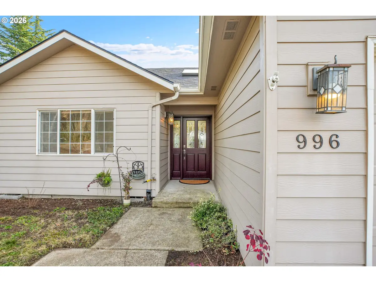 996 Parkway Dr, Salem, OR 97304 - Image #1