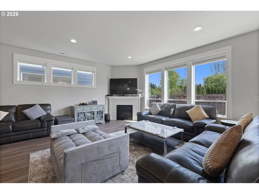 2566 SW Mckenna Pl, Beaverton, OR 97003 - #3