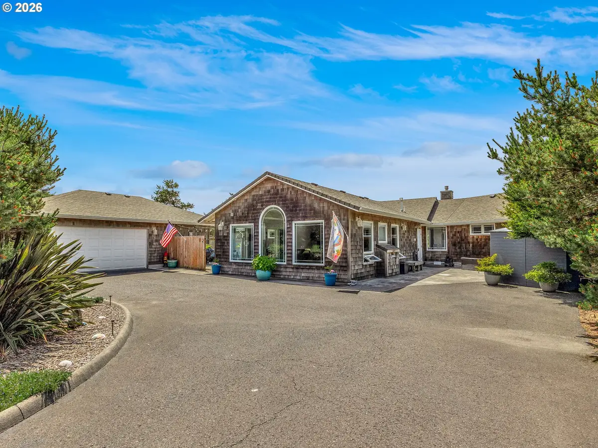 89742 Ocean Dr, Warrenton, OR 97146 - #1