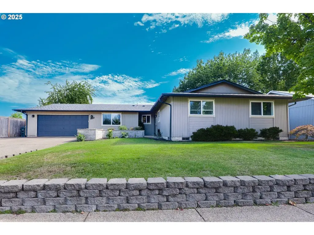 2017 Amirante St, Eugene, OR 97402 - Image #1