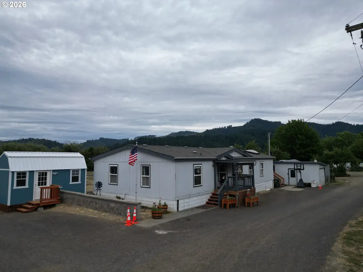 826 W Dean Ave, Sutherlin, OR 97479 - #1