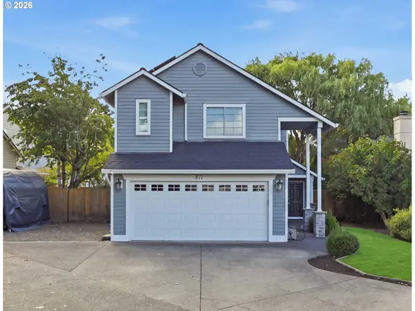 871 SE 66th Ct, Hillsboro, OR 97123
