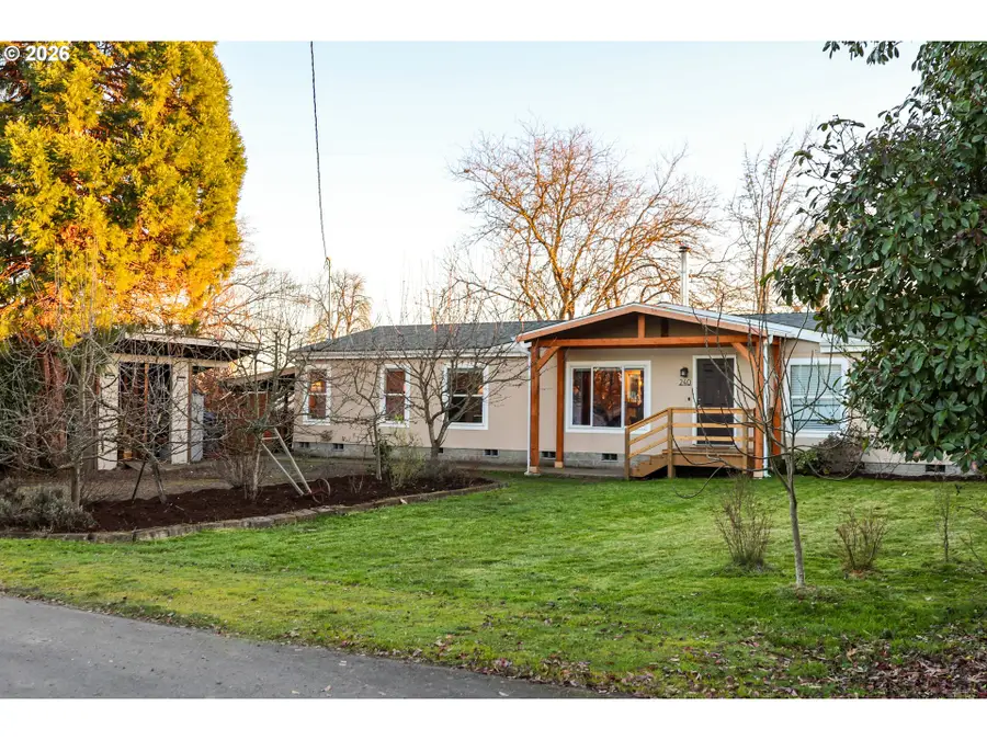 240 W Jefferson St, Carlton, OR 97111 - #2