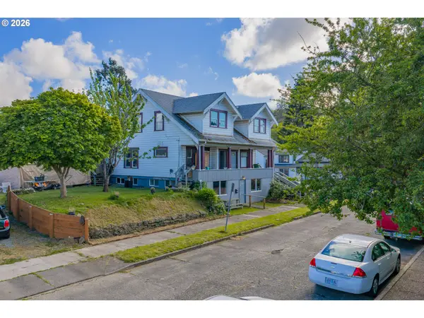 879 1/2 Donnelly Ave, CoosBay, OR 97420