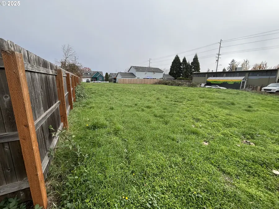 780 Q St, Springfield, OR 97477 - Image #3