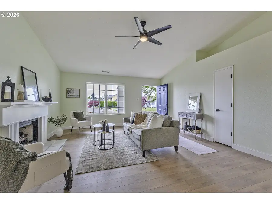 961 S 4th Ave, Cornelius, OR 97113 - #3