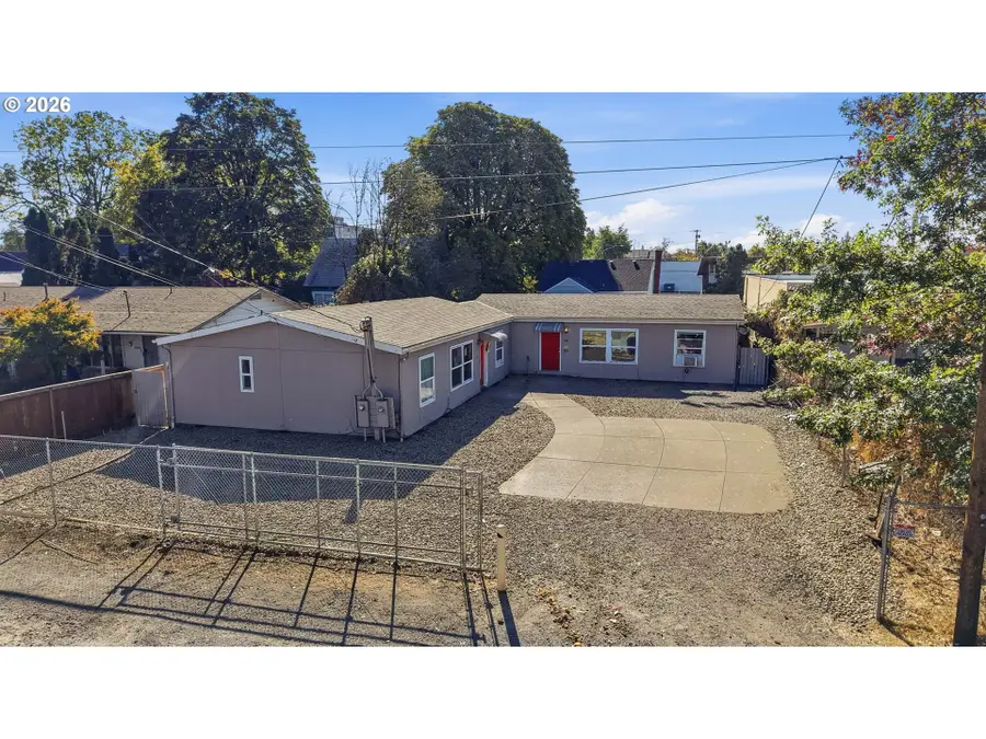 8240 SE Kelly St, Portland, OR 97266 - #2
