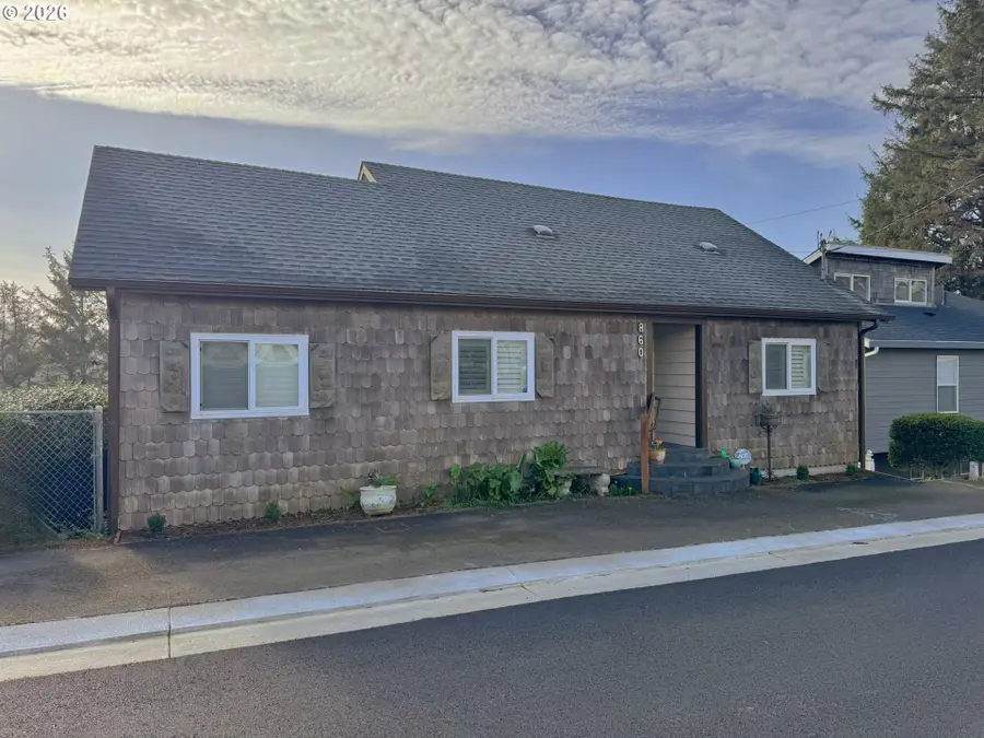 860 SW 10th St, Lincoln City, OR 97367 - Image #3