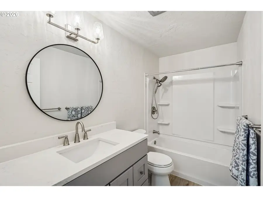 1505 Fetters Loop, Eugene, OR 97402 - Image #3