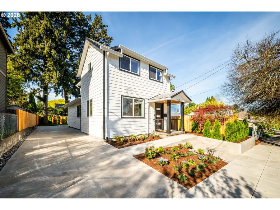 1925 SE Sherrett St, Portland, OR 97202 - #2