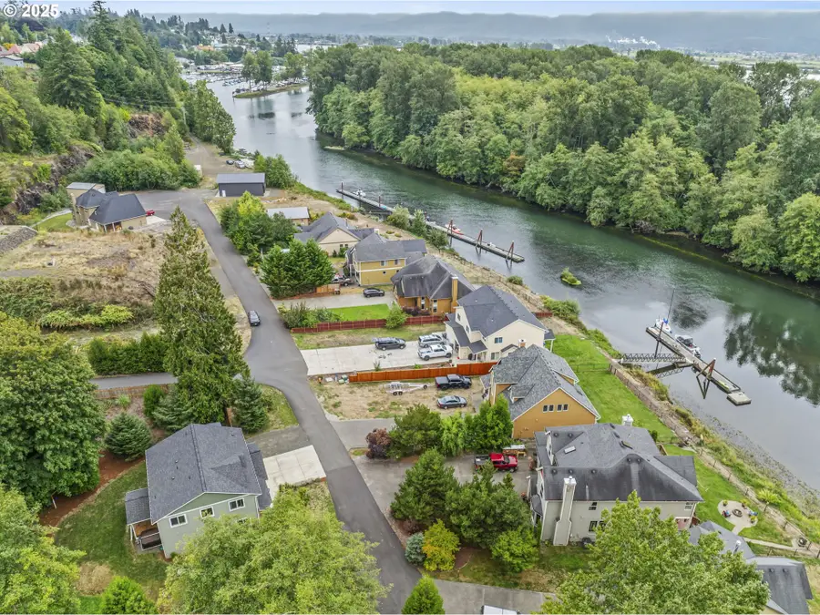 26 Marina Dr, Cathlamet, WA 98612 - Image #2